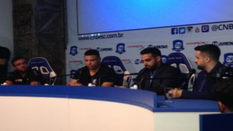 Ronaldo Fenômeno de torna sócio de time de eSports
