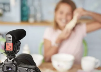 Crianças e redes sociais: impactos do fenômeno dos youtubers mirins no Brasil