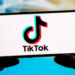 Trump bane TikTok nos EUA e empresa rebate com processo