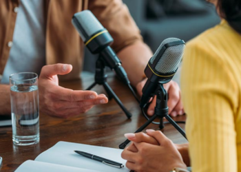 Podcasts precisam ser encarados como campo de inovação no jornalismo