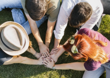 Comunicação e solidariedade de mãos dadas contra a Covid-19