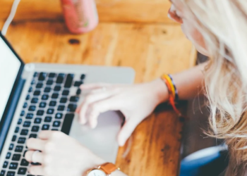 Relatório de tendências indica que a Geração X não participa nos debates digitais