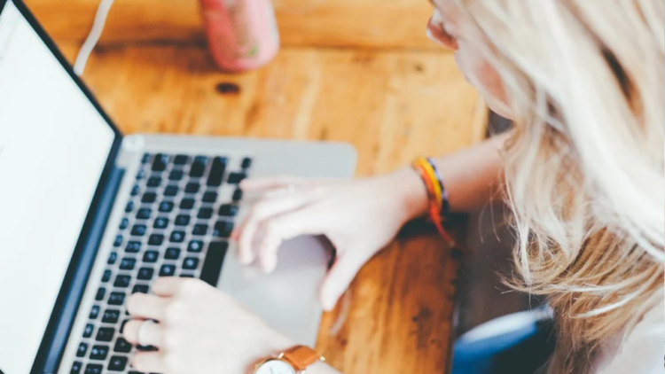 Relatório de tendências indica que a Geração X não participa nos debates digitais