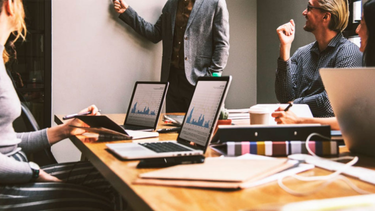 A felicidade corporativa é um tema para comunicadores e jornalistas