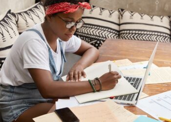 O estigma de ser negro no jornalismo e também fonte do noticiário