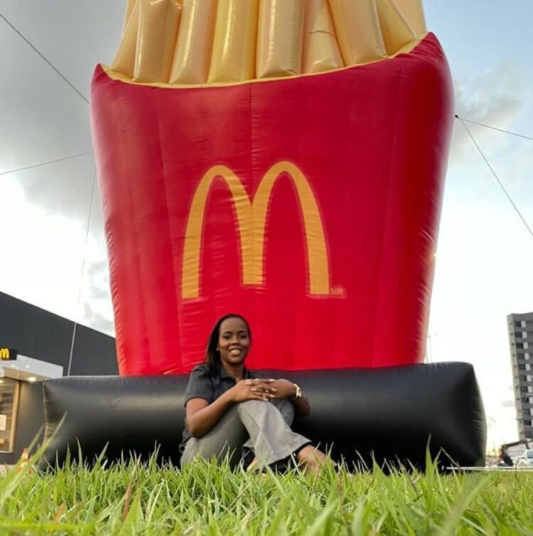 Mulheres negras representam 40% das pessoas promovidas pela Arcos Dorados no Brasil em 2022