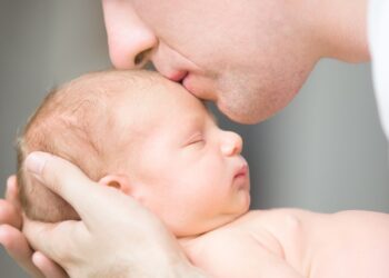 Cada vez mais empresas têm adotado a licença paternidade estendida