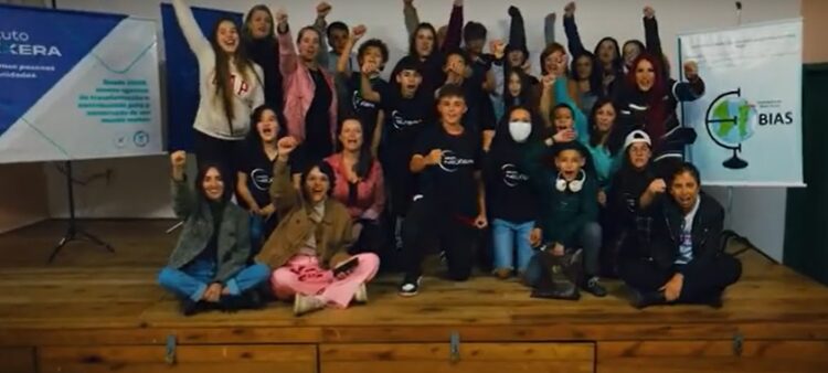 Projeto em escola pública cria jornal digital para levar informações para a comunidade