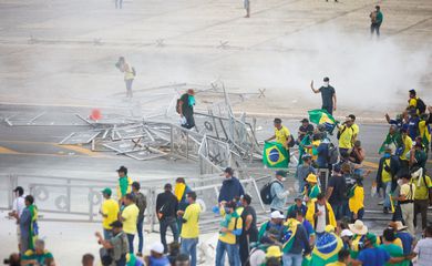 Entidades de jornalismo e comunicação repudiam atos de vandalismo em Brasília - Portal da Comunicação