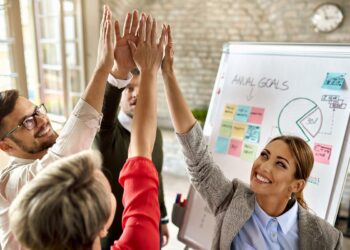 (AO VIVO ONTEM) Painel do 3º Fórum Felicidade Corporativa debate como alcançar metas diante da pressão do cotidiano