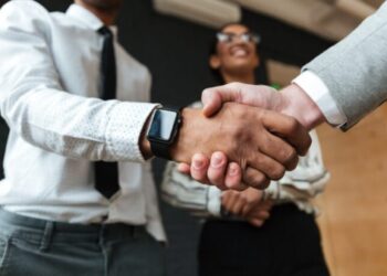 Pesquisa da Edelman mostra confiança reforçada em ONGs e Empresas