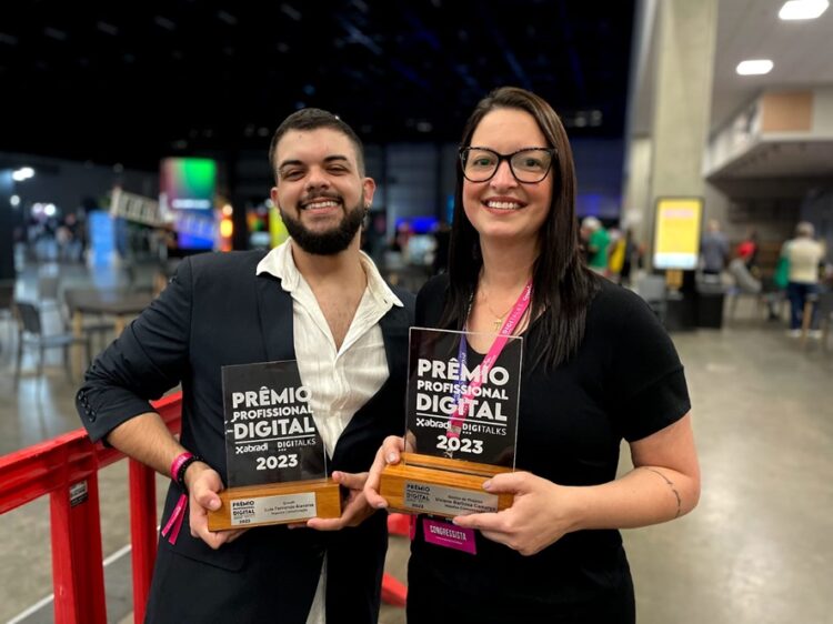 Time de digital da Impulsa Comunicação recebe dois prêmios Profissional Digital 2023