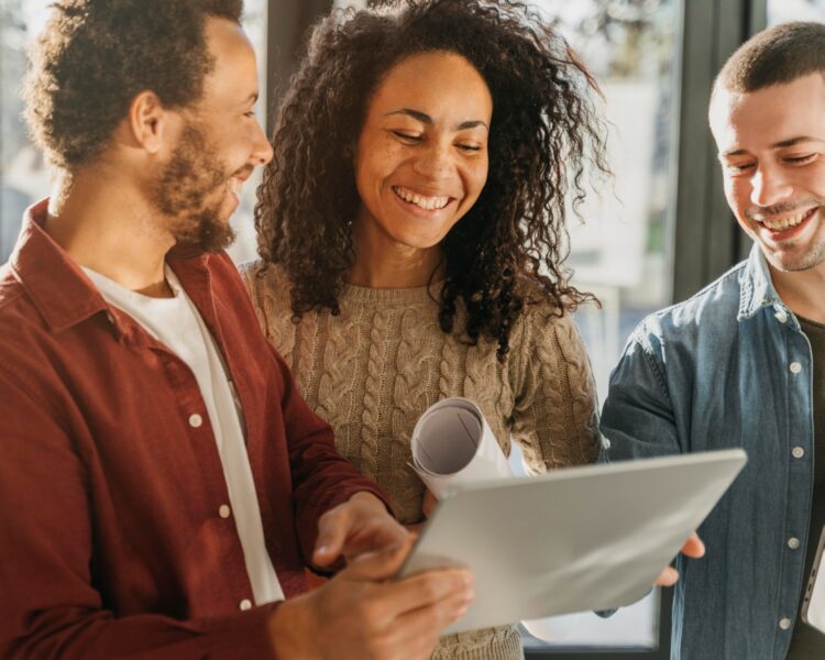 A integração entre RH e RP é uma estratégia para atrair talentos e fortalecer a cultura organizacional