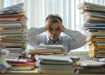 Infoxicação: como evitar o excesso de informações na comunicação interna