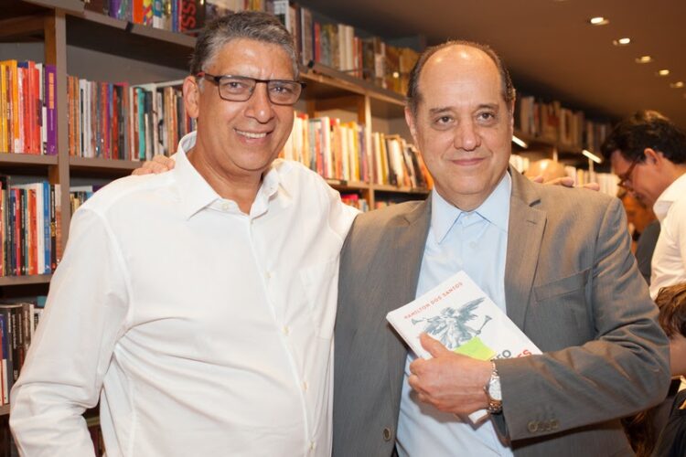 Lançamento do livro “O Triunfo das Paixões” reúne personalidades de comunicação