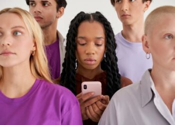 Como promover uma comunicação antirracista