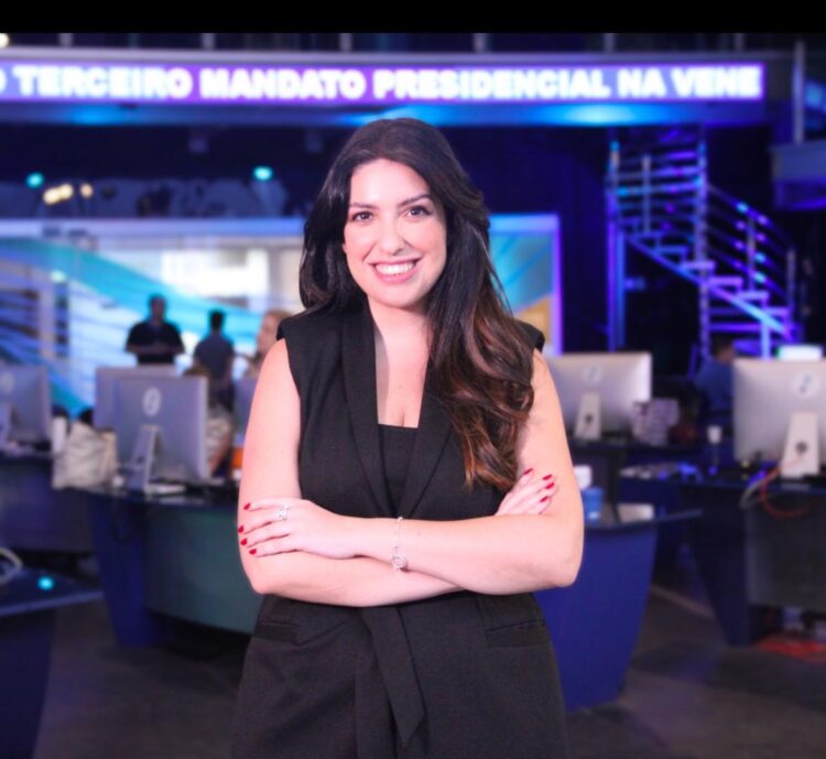 Beatriz Bulla é a nova apresentadora do ‘É Notícia’ na RedeTV!