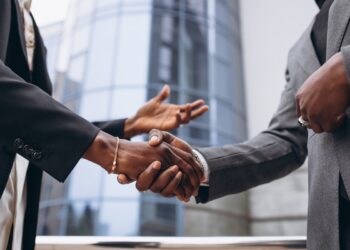 Colaboração e confiança: a importância de uma boa relação entre marcas e imprensa em uma era de produção excessiva de conteúdo