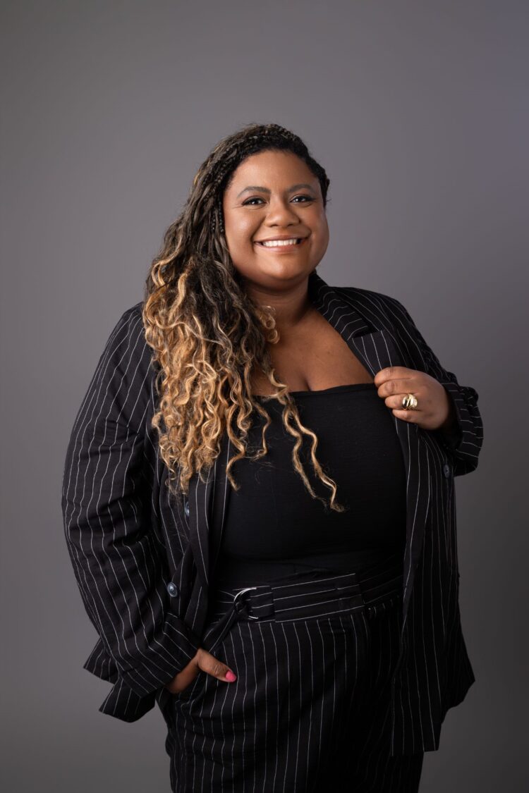 Jornalista Marcelle Chagas leva inovação antirracista ao palco Humanare do Rio Innovation Week