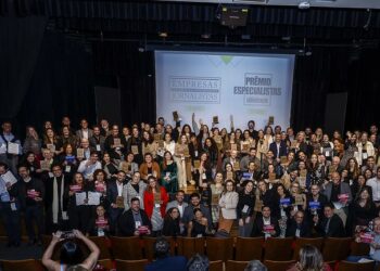 Marcas e jornalistas se reúnem para homenagens e premiações