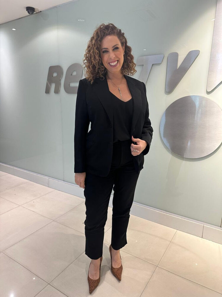 RedeTV! anuncia Fabíola Cidral como nova âncora do RedeTV! News