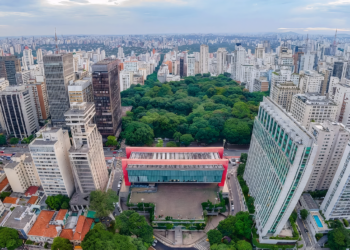 NEOOH conquista operação do circuito de mídia digital dos Parques da Paulista, em São Paulo