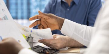 Reforma tributária: o que muda para quem contrata trabalho temporário e terceirização de serviços